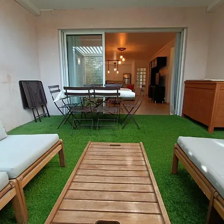 Charming Spacious And With 2 Balconies 아파트