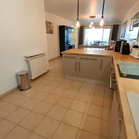 Charming Spacious And With 2 Balconies Apartment Bandol