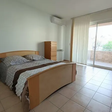 Charming Spacious And With 2 Balconies 방돌