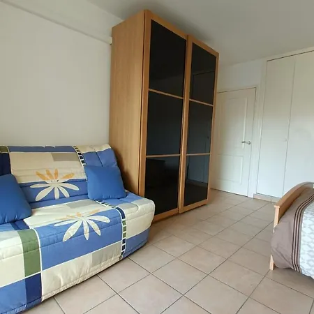 Apartment Charming Spacious And With 2 Balconies